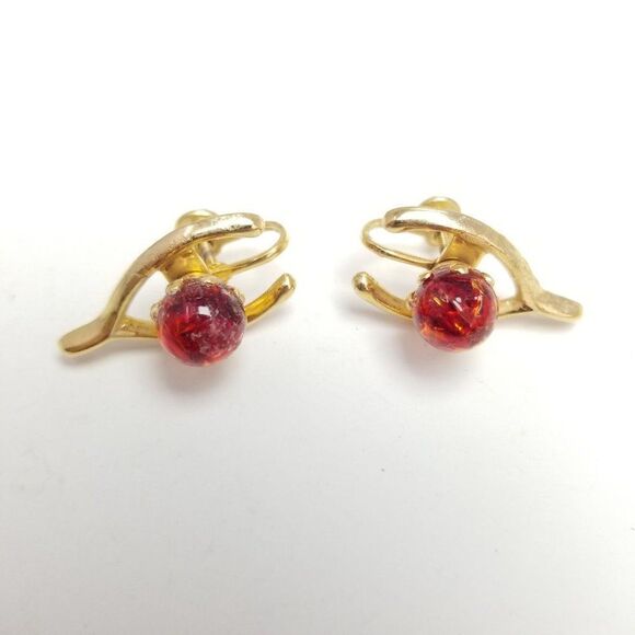 Vintage Wishbone and Red Bead Clip On Earrings, Screw Back Design, Gold Tone - Picture 4 of 5